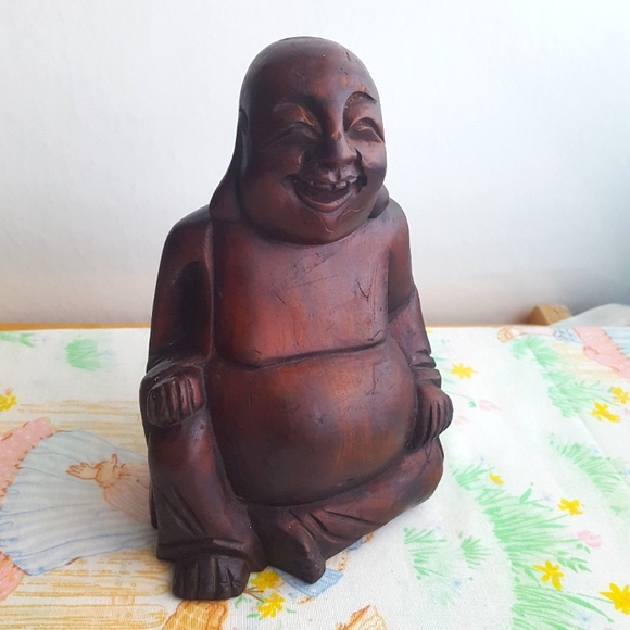 Camphor Wood Buddha Hand Carved Statue - Picture 2 of 10